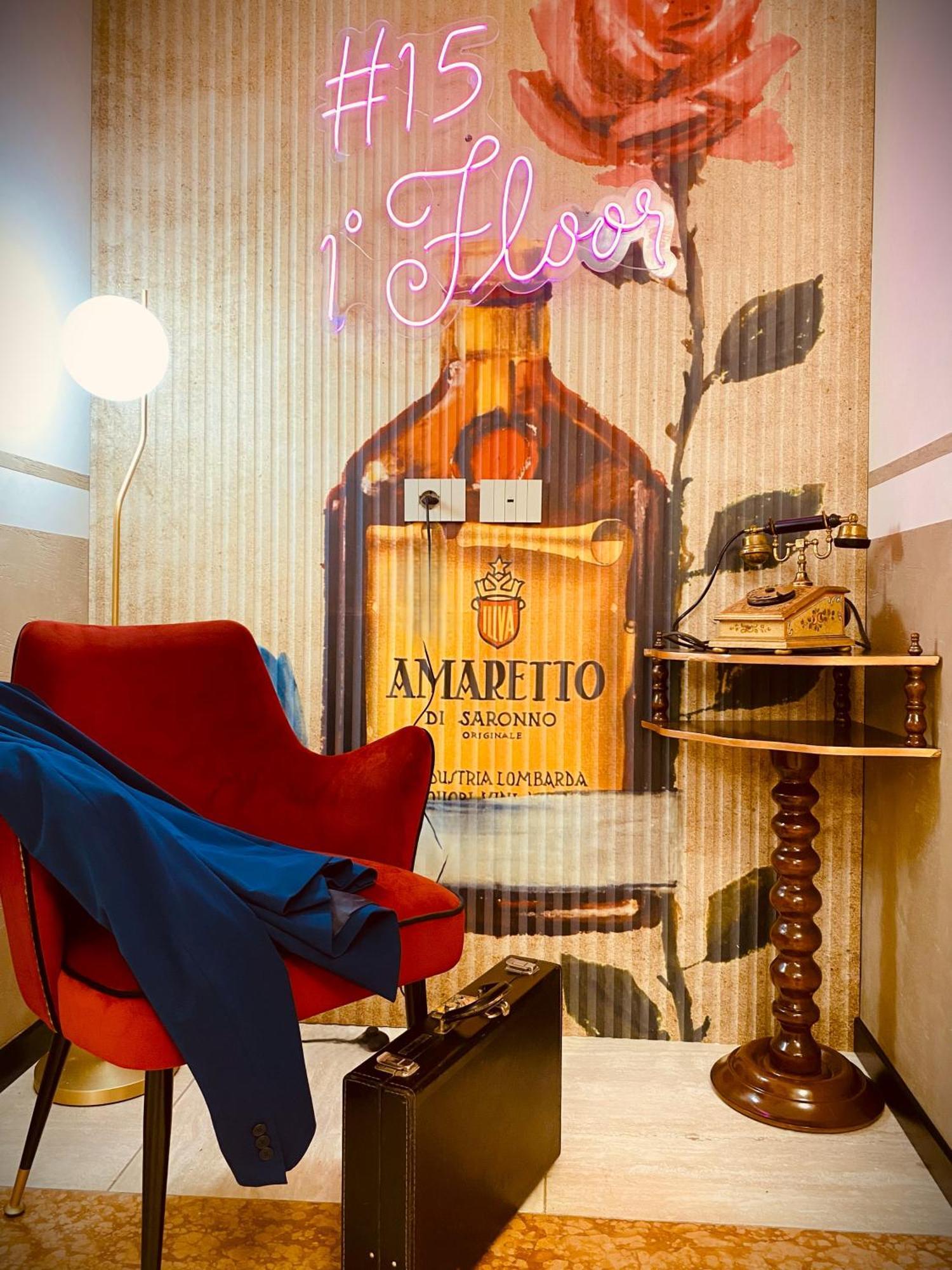 Just Hotel Сароно Екстериор снимка