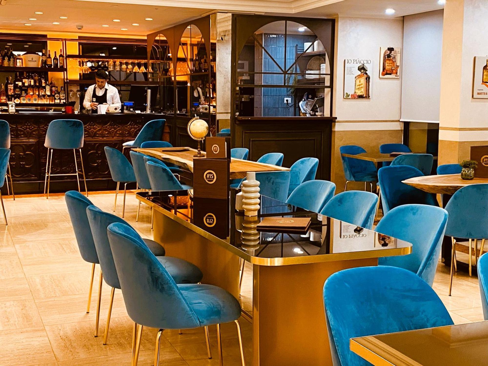 Just Hotel Сароно Екстериор снимка