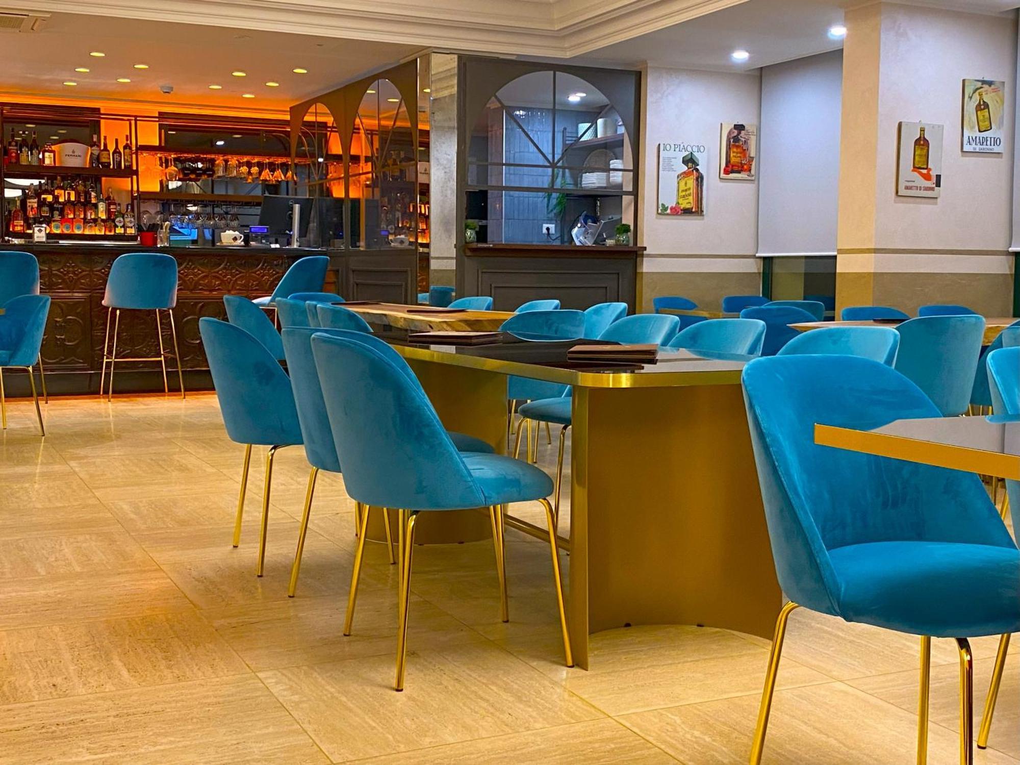 Just Hotel Сароно Екстериор снимка