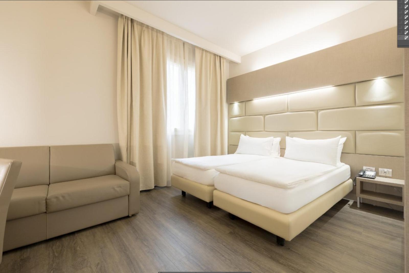 Just Hotel Сароно Екстериор снимка
