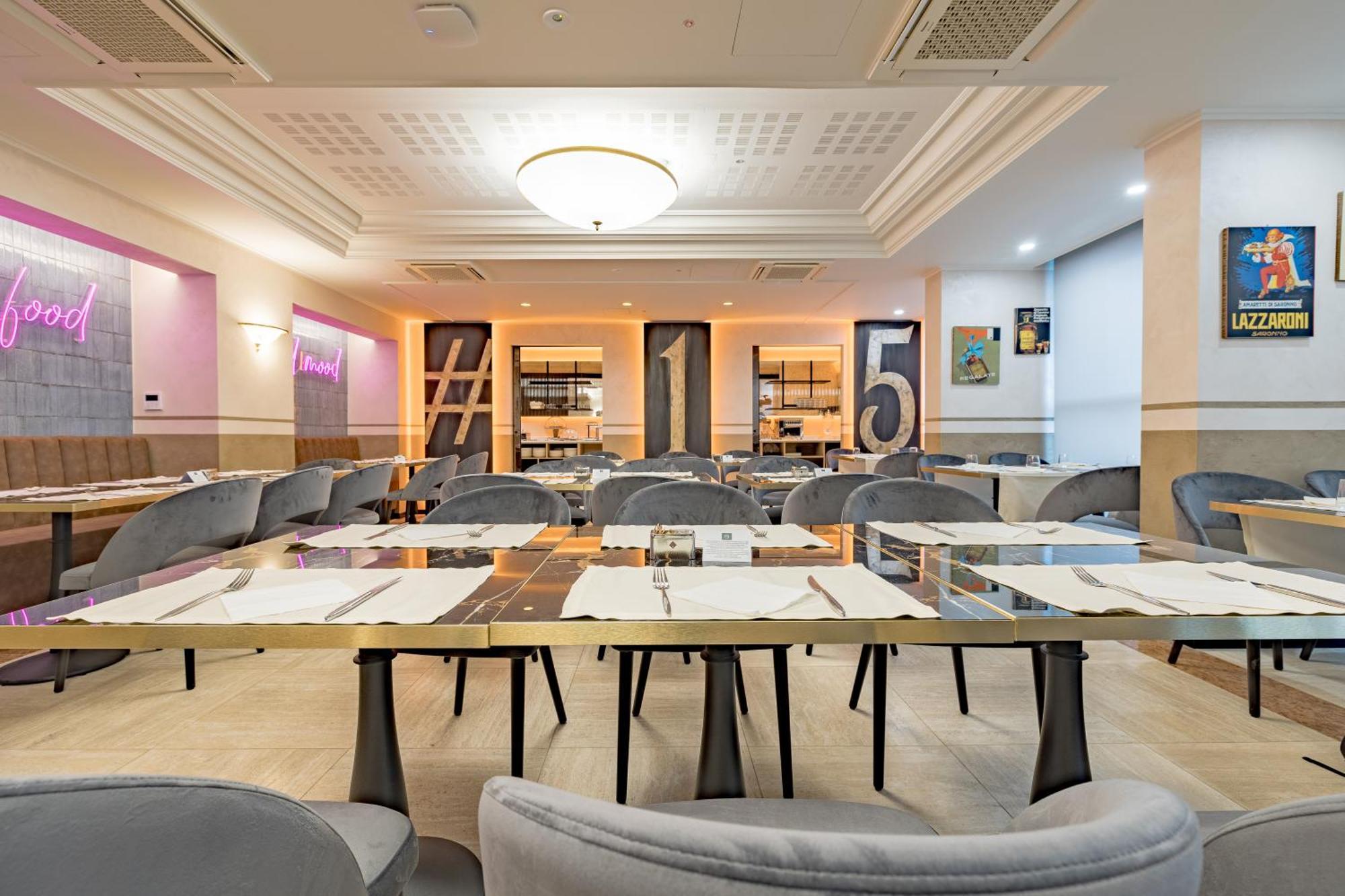 Just Hotel Сароно Екстериор снимка
