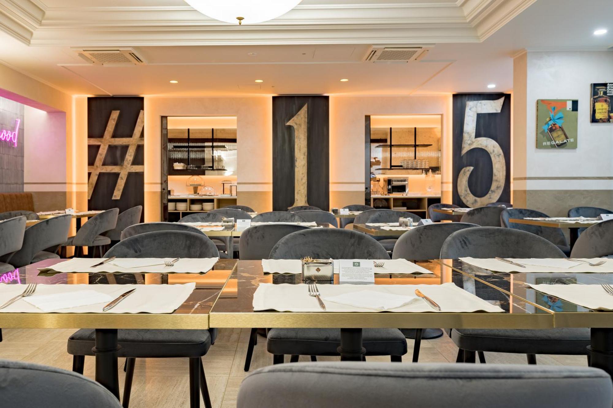 Just Hotel Сароно Екстериор снимка