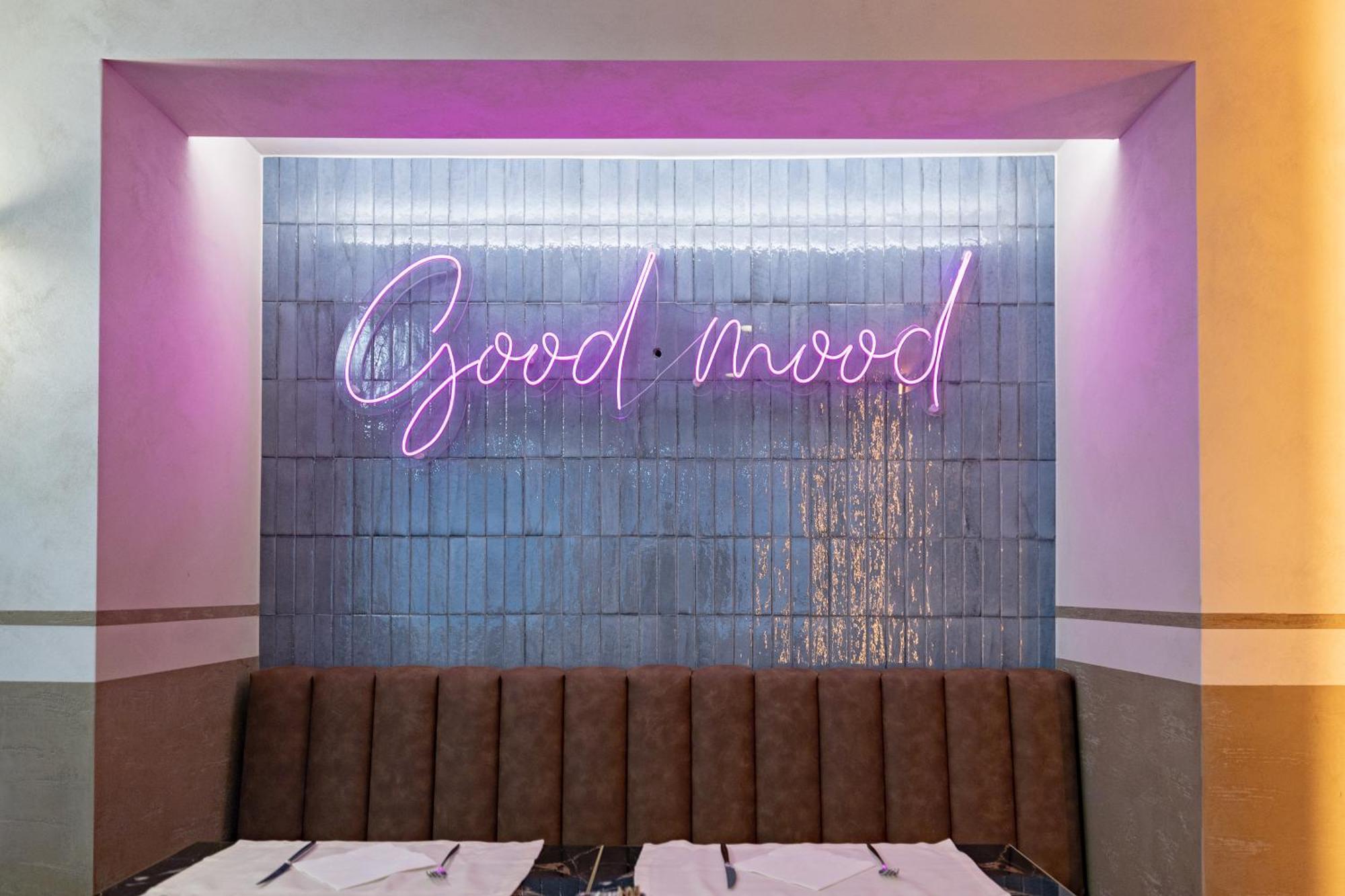 Just Hotel Сароно Екстериор снимка