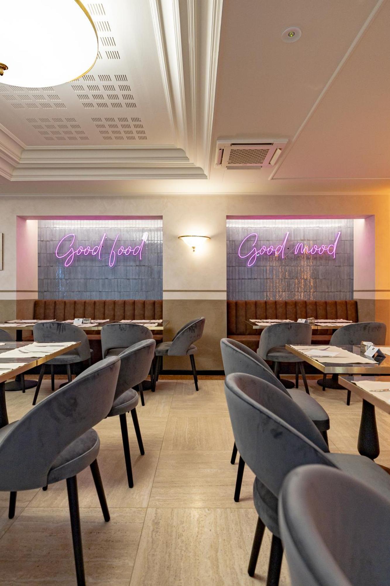 Just Hotel Сароно Екстериор снимка